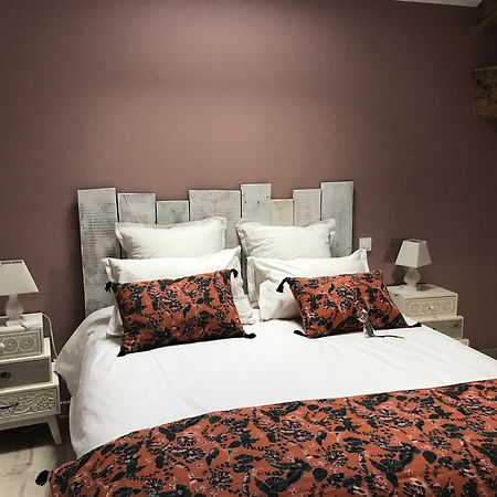 Logis De Pierre Levee Panzió Bessines Kültér fotó