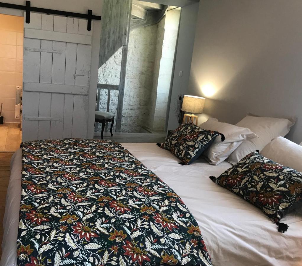 Logis De Pierre Levee Panzió Bessines Kültér fotó