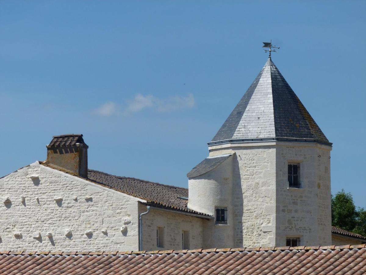Logis De Pierre Levee Panzió Bessines Kültér fotó